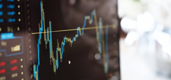 PERLAKUAN AKUNTANSI BIAYA EMISI SAHAM PERUSAHAAN YANG MELAKUKAN INITIAL PUBLIC OFFERING DI BEI